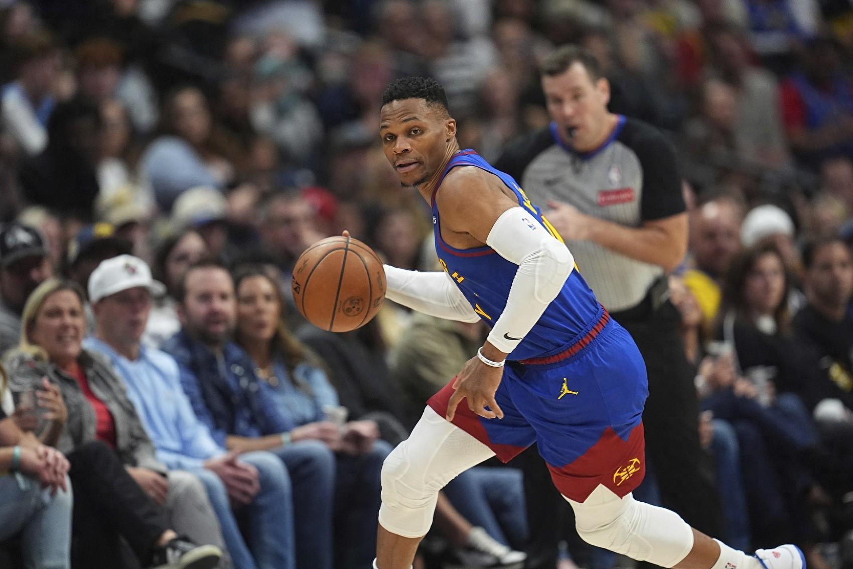 爱游戏-NBA常规赛窗口期走向成谜，丹佛掘金防线松动，悬念犹存，团队化学反应显著的简单介绍