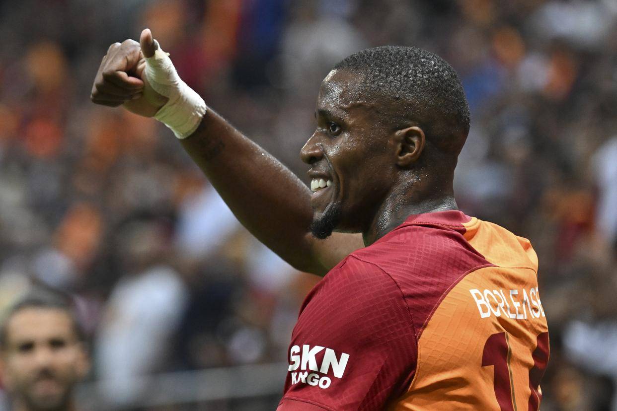 爱游戏体育-英超曼联vs热刺回放