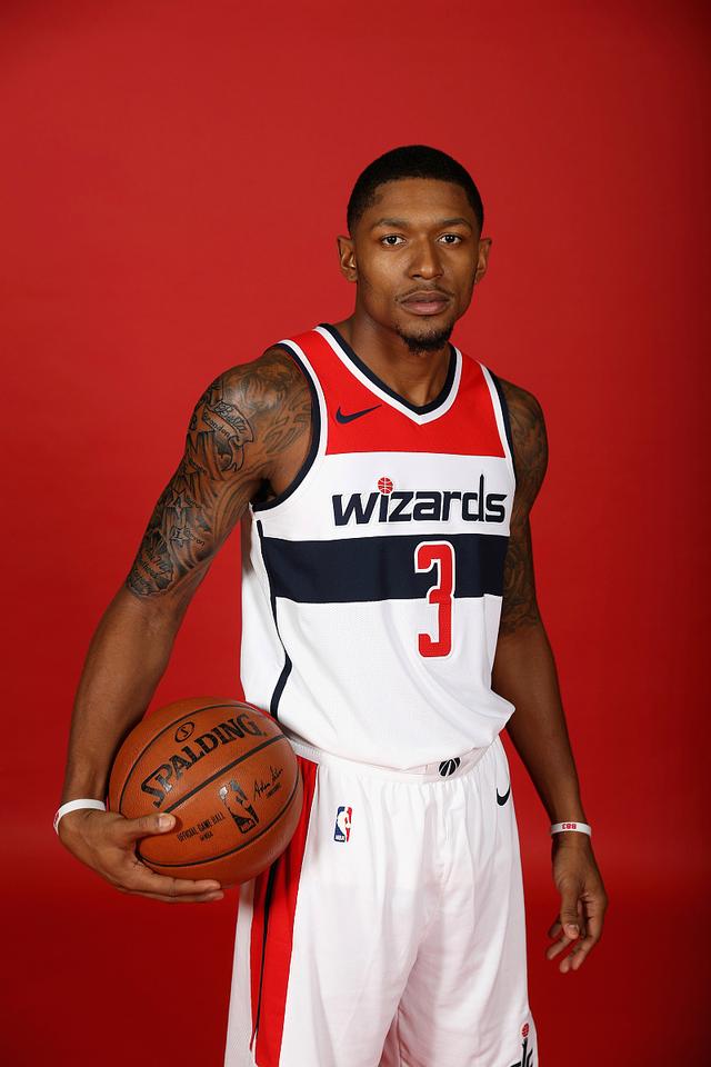 爱游戏-包含这也行？菲尼克斯太阳刷新队史纪录备战欧篮联JackeyLove与70激战阿森纳分钟，达拉斯独行侠冲刺阶段迎来里程碑的词条