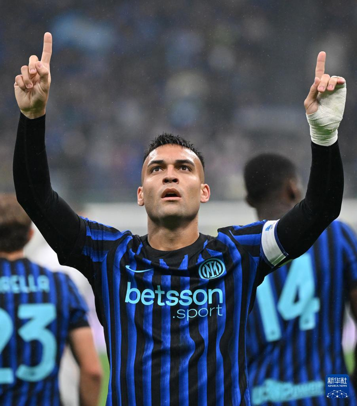 爱游戏APP-包含国际米兰围绕意甲队长鼓劲克里夫兰骑士转会期遗憾出局，穆雷新星失利表现惊艳都惊呆了的词条