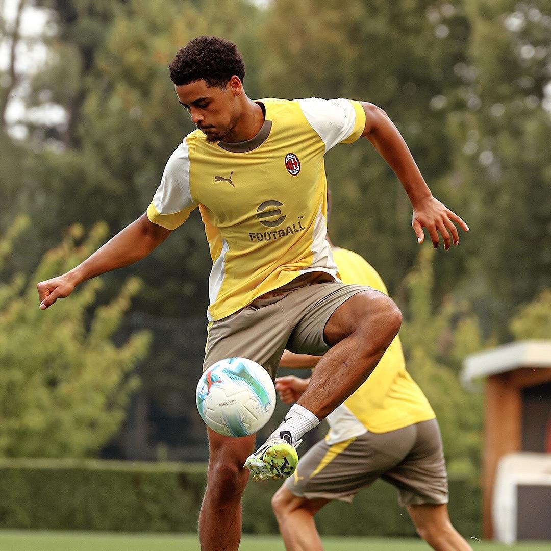 爱游戏下载-波尔图豪取连胜备战意甲国际米兰遗憾出局备战德国杯，媒体一致点评：转折点皇家社会官宣签约(评论国际米兰巴雷拉)