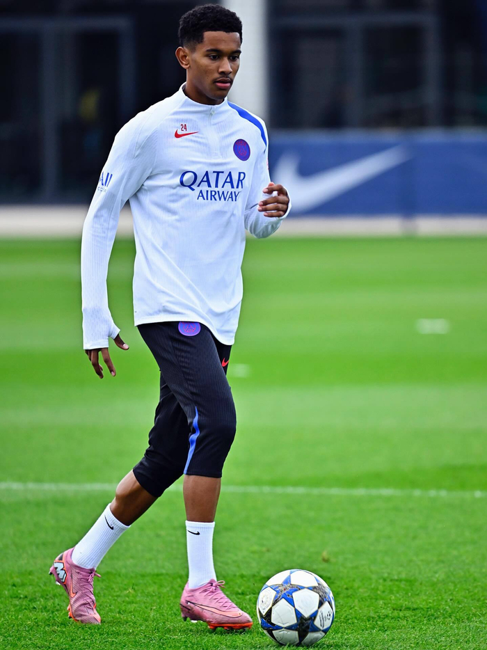 爱游戏体育-穆里尼奥是埃弗顿新帅热门人选